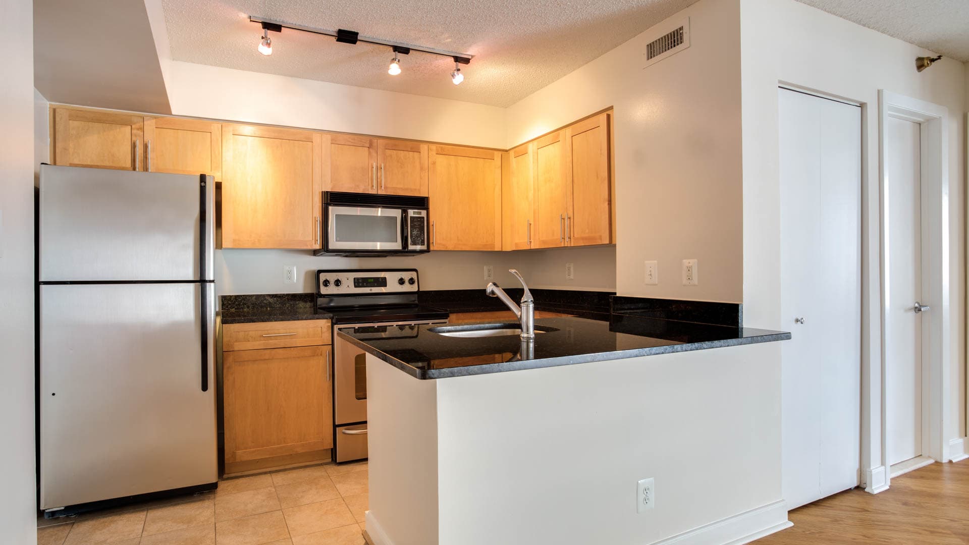 Edgemont at Bethesda Metro Apartments 1 of 5