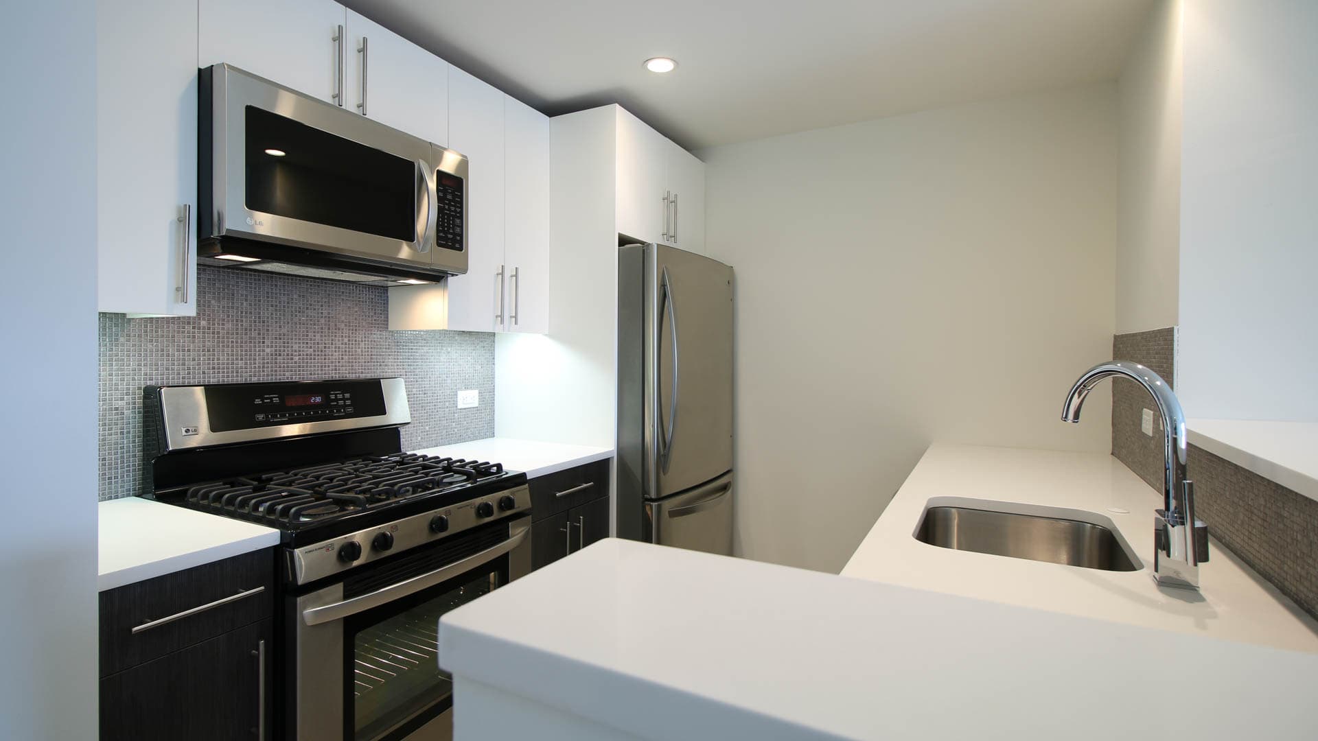 175 Kent Apartments 3 of 11