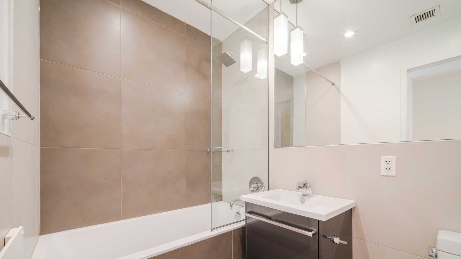 Mantena Apartments 2 of 4