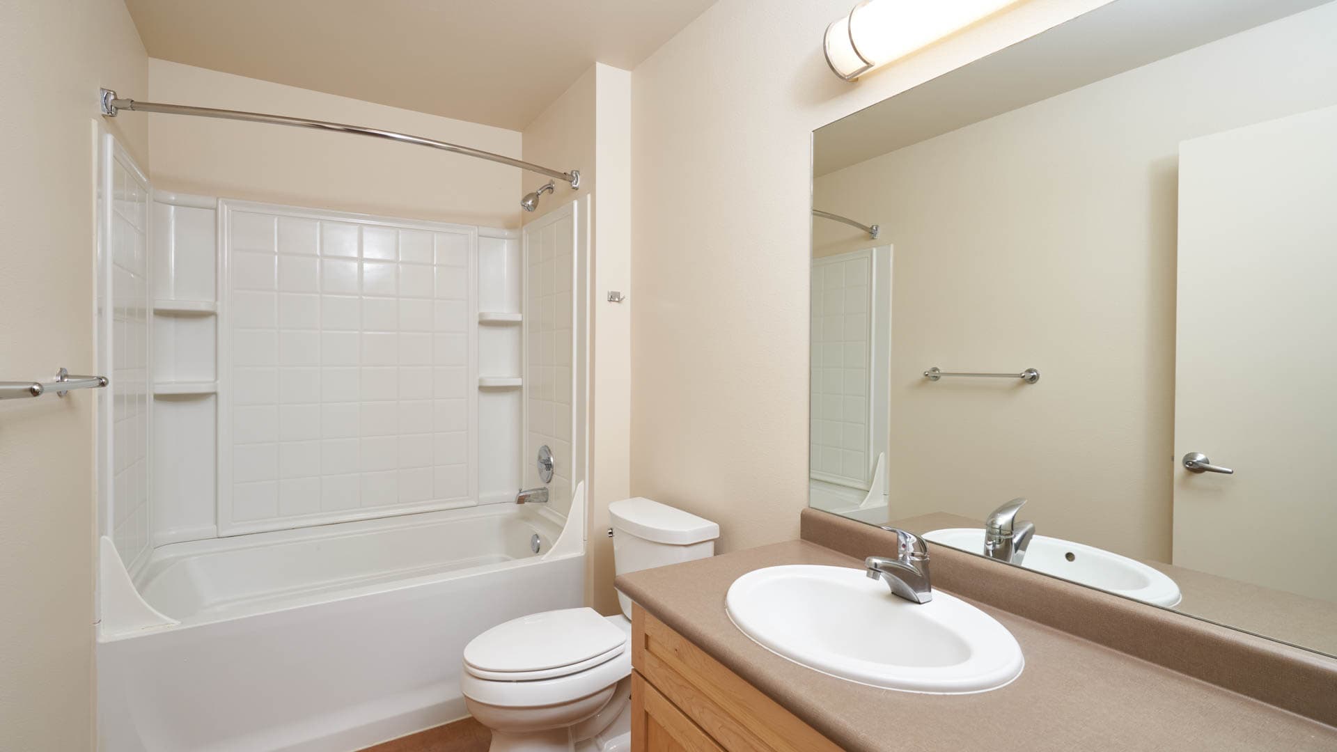 Veloce Apartments 5 of 6