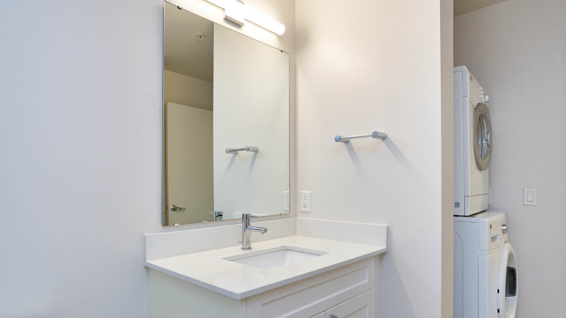 Veloce Apartments 1 of 9