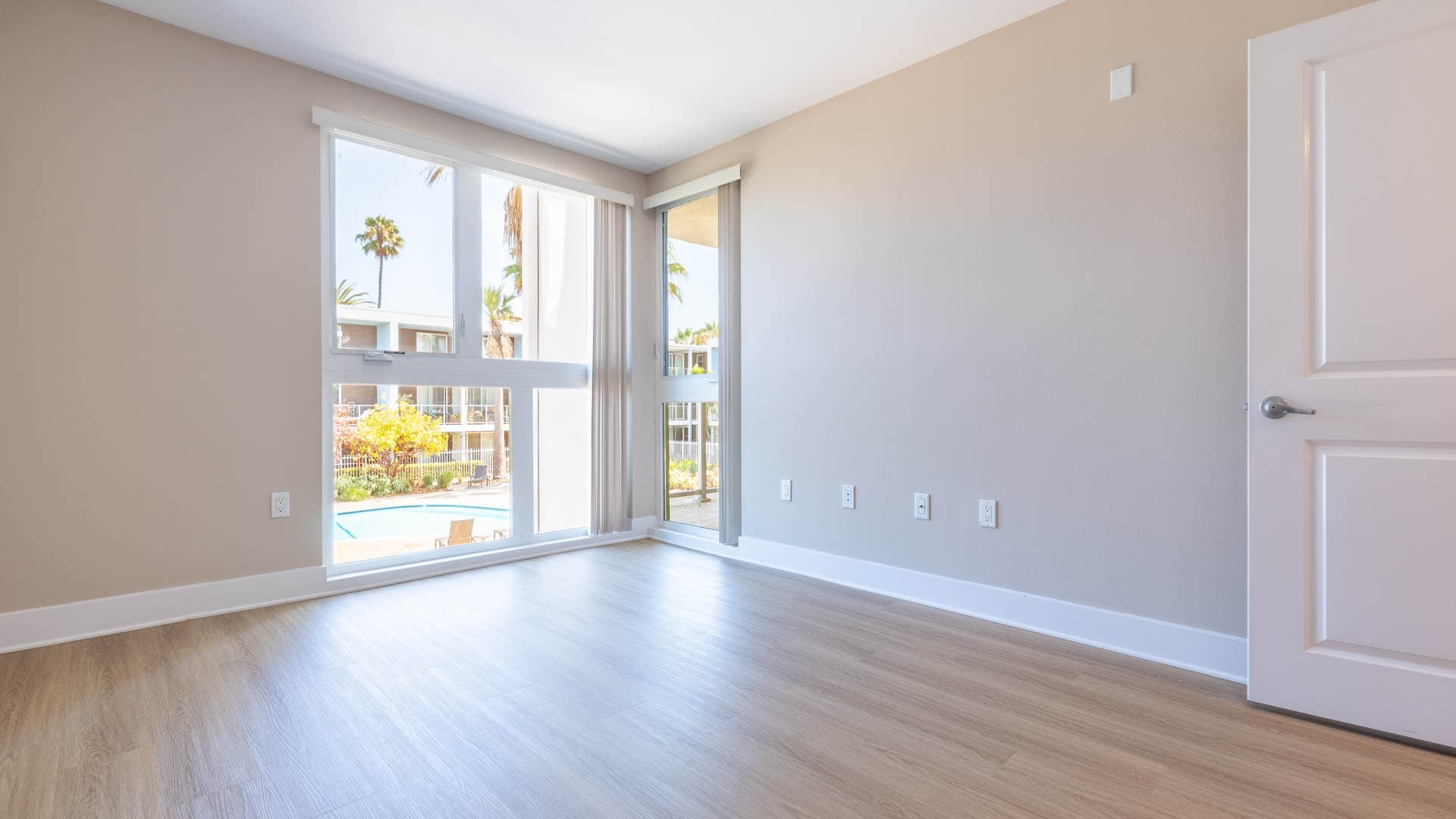 Breakwater at Marina del Rey Apartments 30 of 71