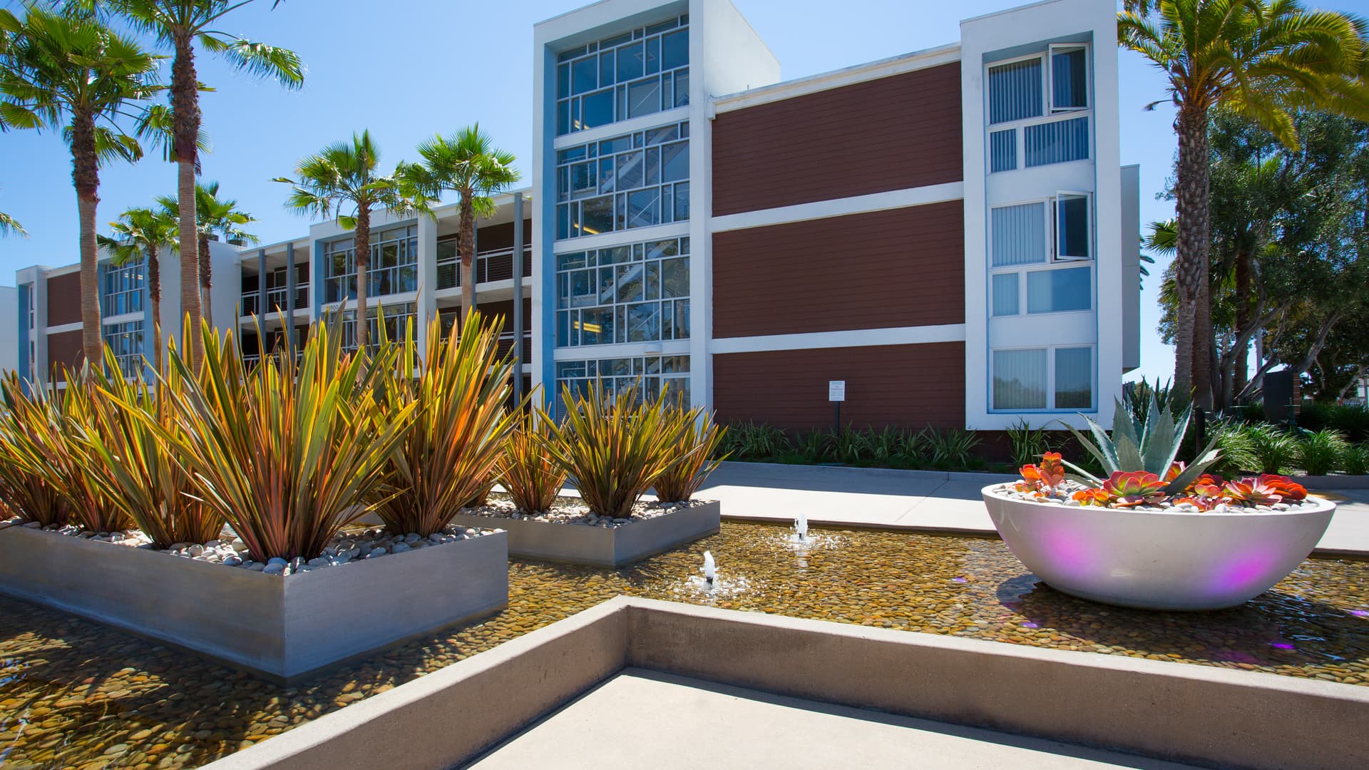 Breakwater at Marina del Rey Apartments 59 of 71