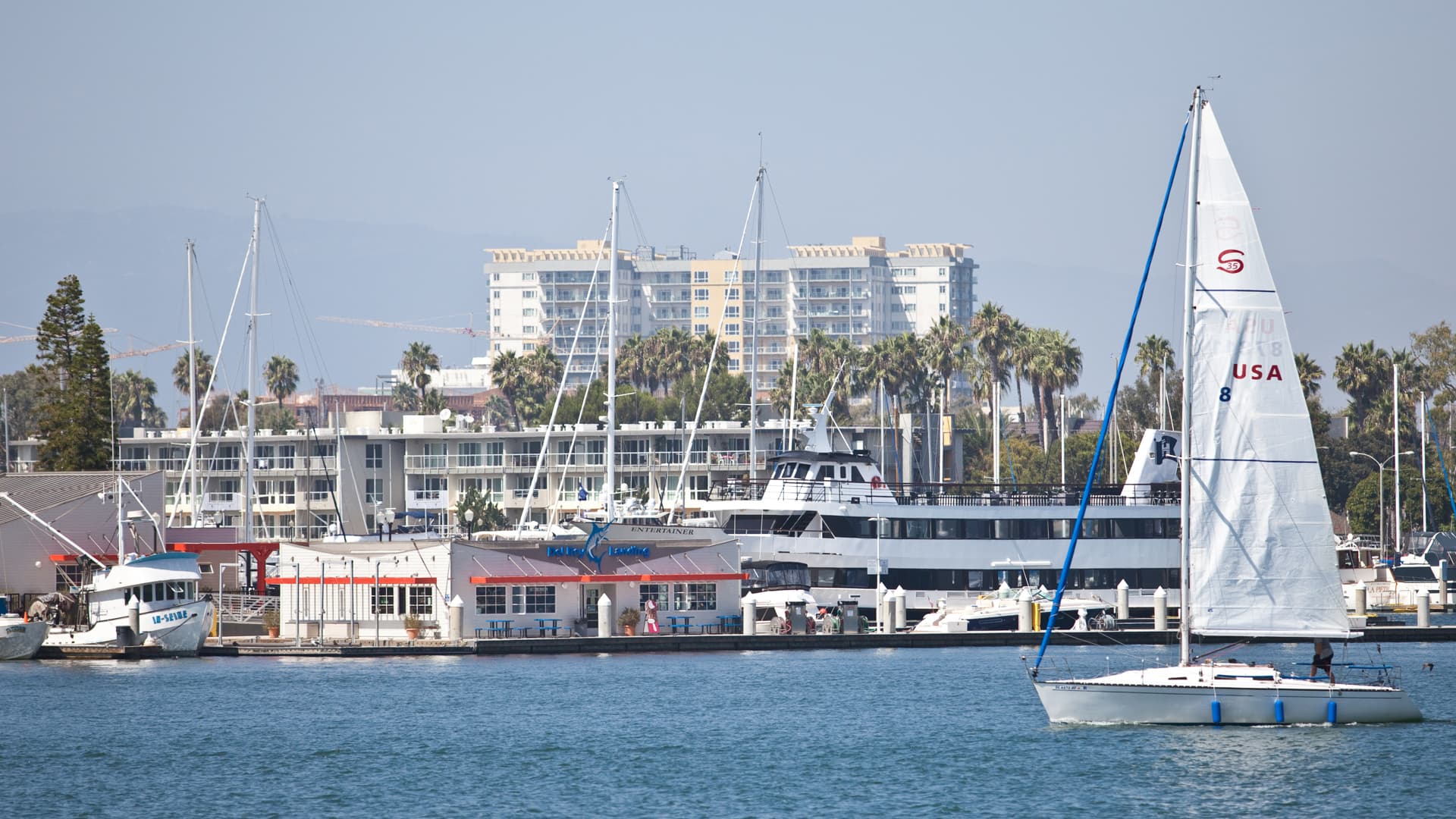 Breakwater at Marina del Rey Apartments 64 of 71