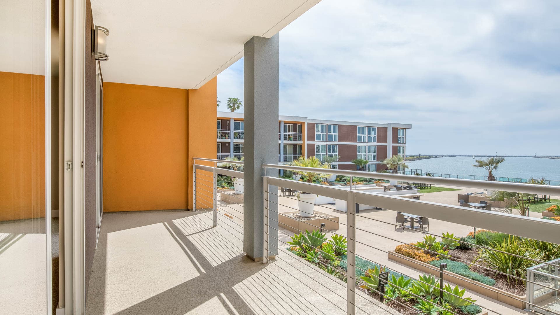 Breakwater at Marina del Rey Apartments 21 of 71
