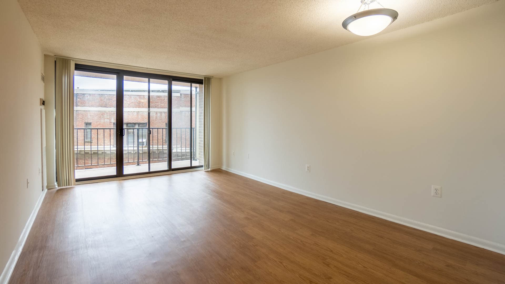 Connecticut Heights Apartments 5 of 6