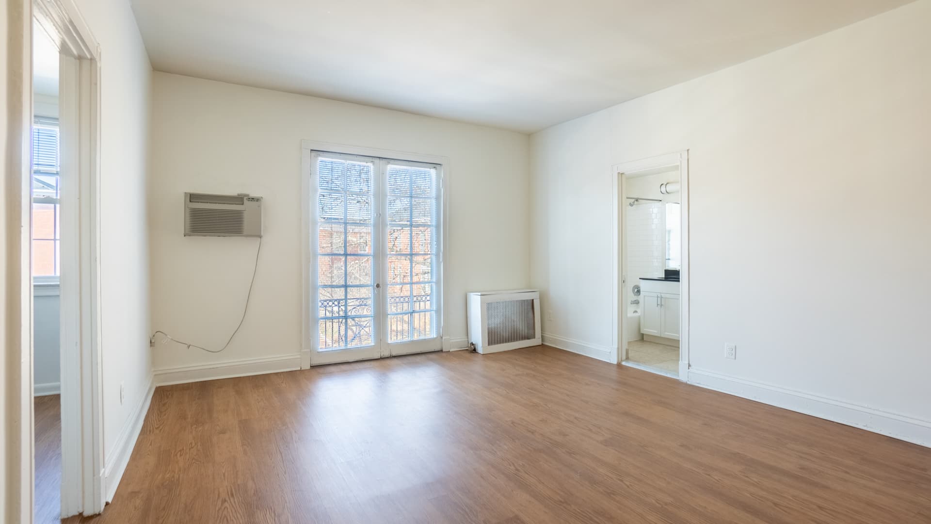 Connecticut Heights Apartments 1 of 5