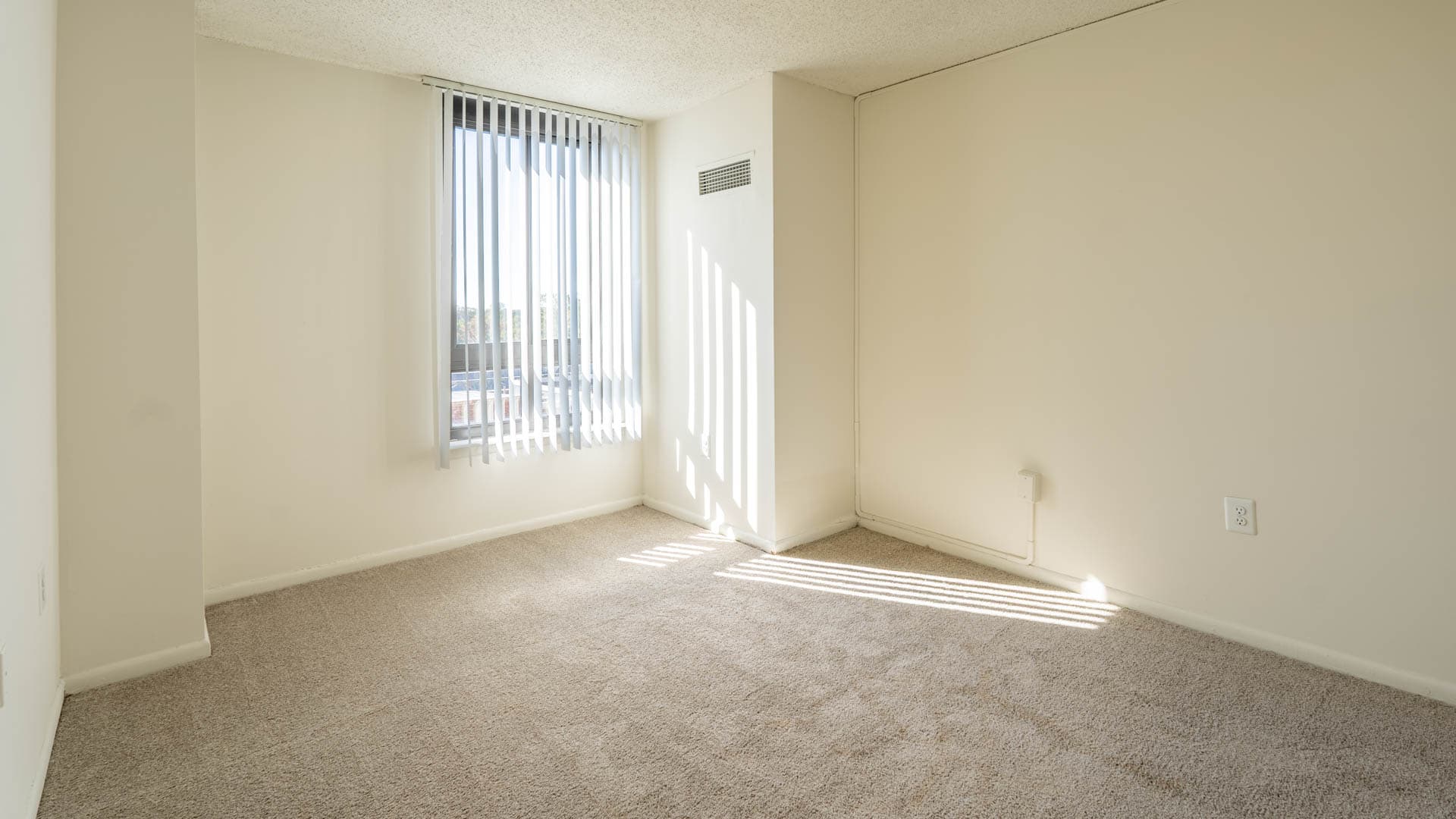 Connecticut Heights Apartments 3 of 6