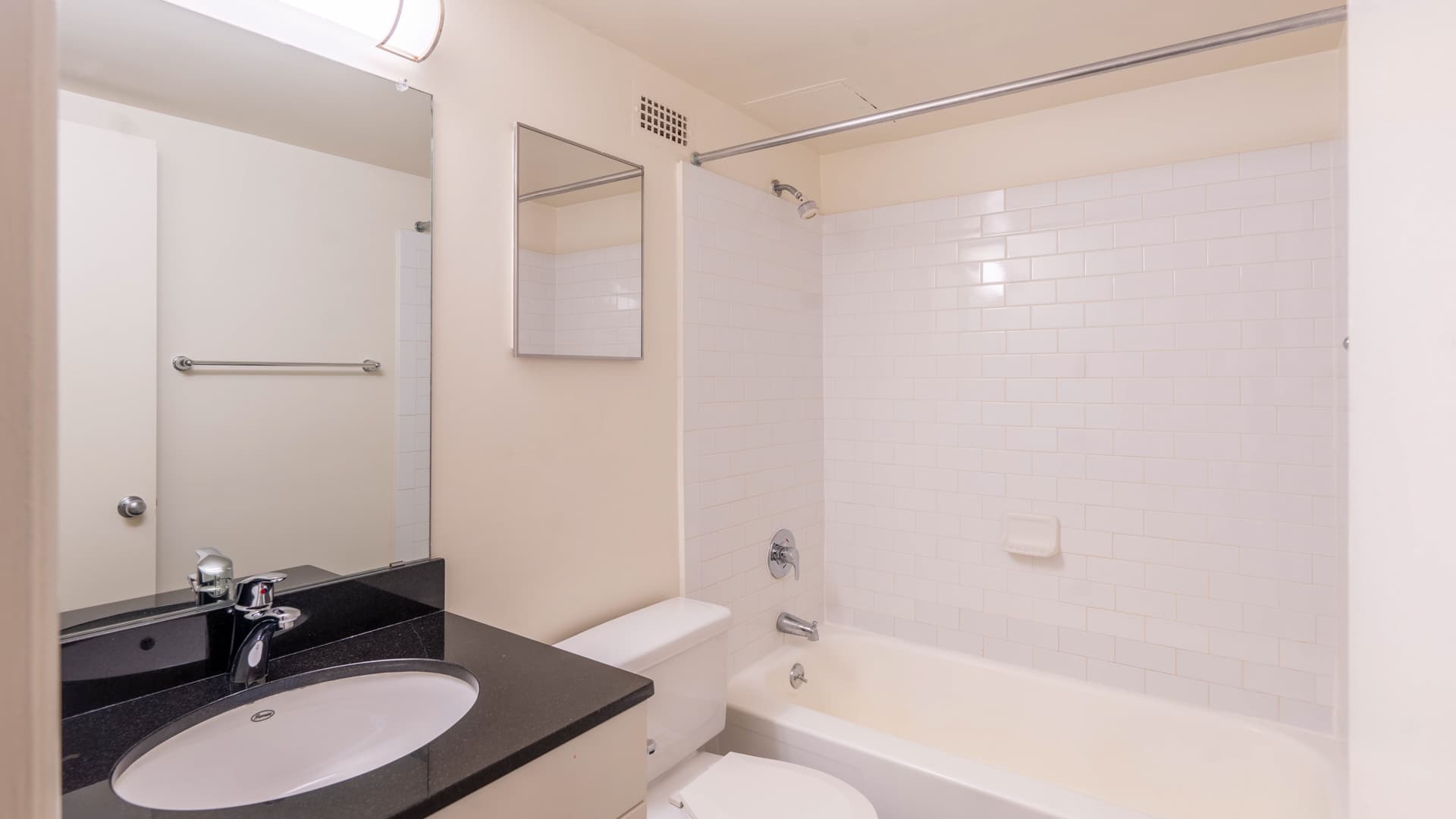 Connecticut Heights Apartments 4 of 8