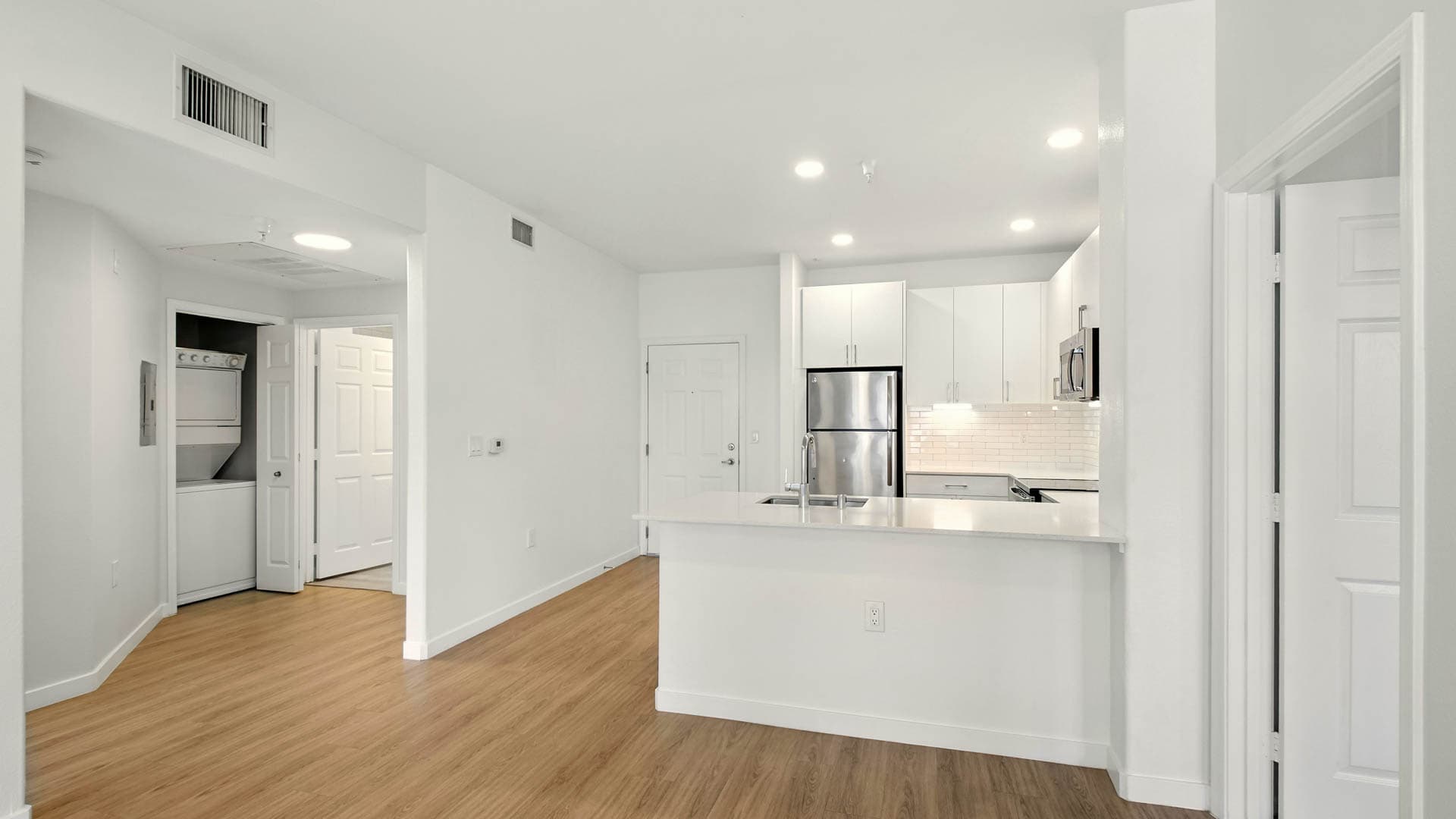 Archstone Fremont Center Apartments 2 of 11