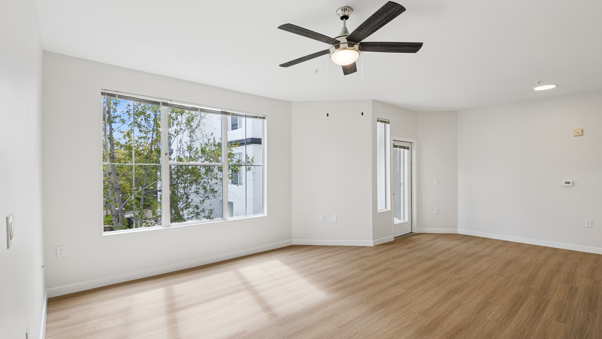 Archstone Fremont Center Apartments 2 of 11
