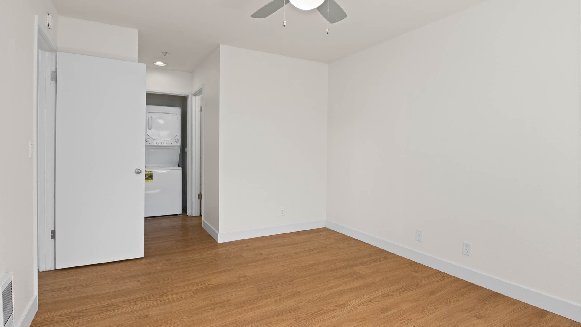 Riva Terra Apartments at Redwood Shores 2 of 6
