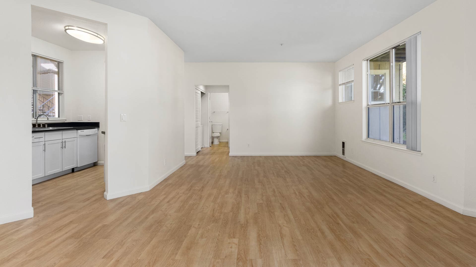 Riva Terra Apartments at Redwood Shores 10 of 11