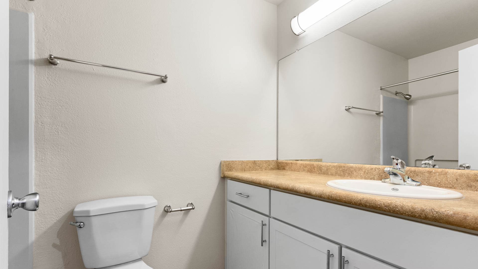 Riva Terra Apartments at Redwood Shores 7 of 8
