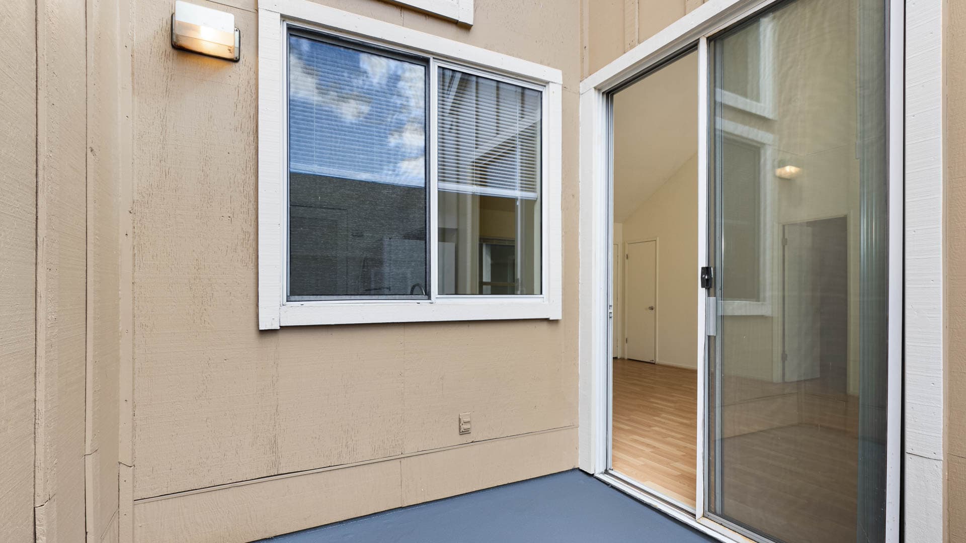 Riva Terra Apartments at Redwood Shores 5 of 8