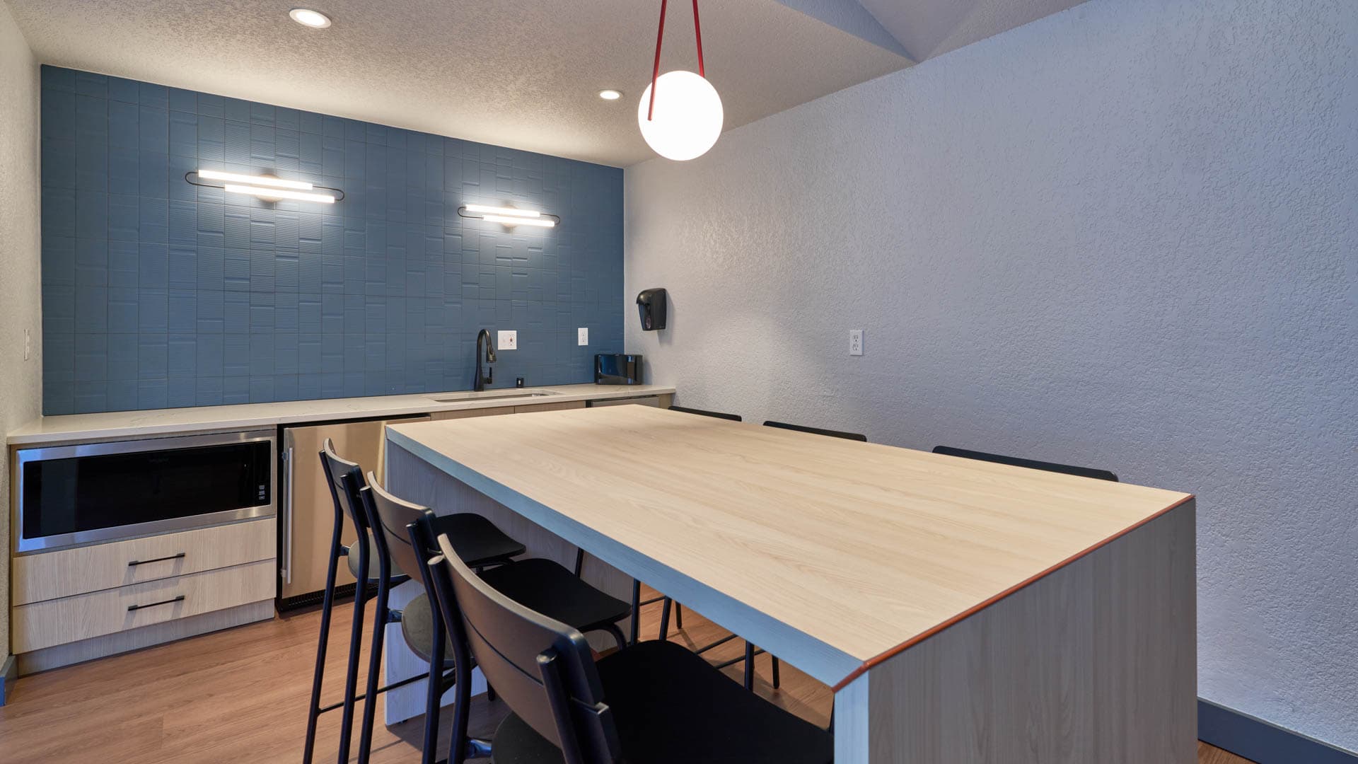 Redmond Court Apartments 29 of 35