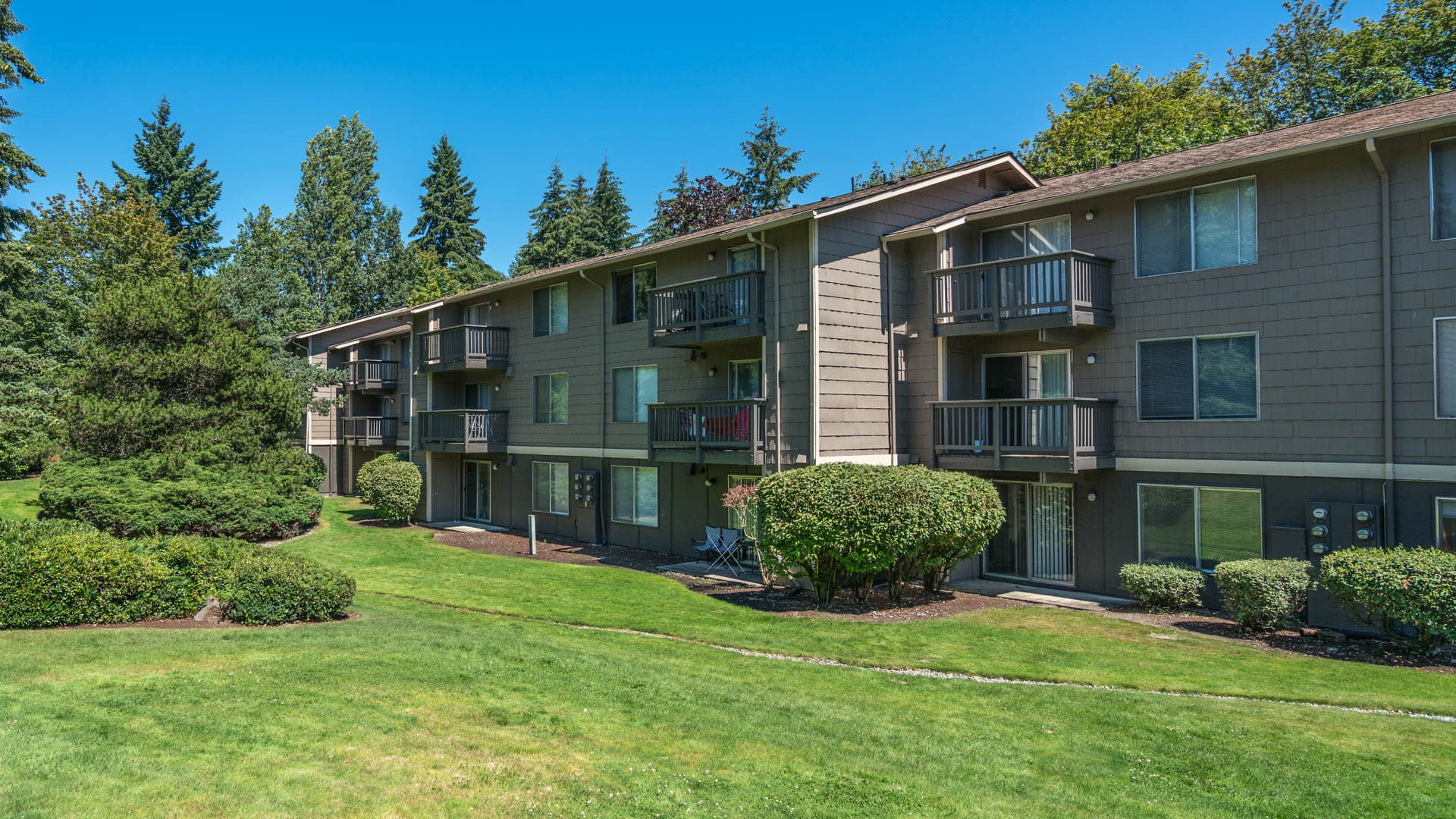 Redmond Court Apartments 3 of 35