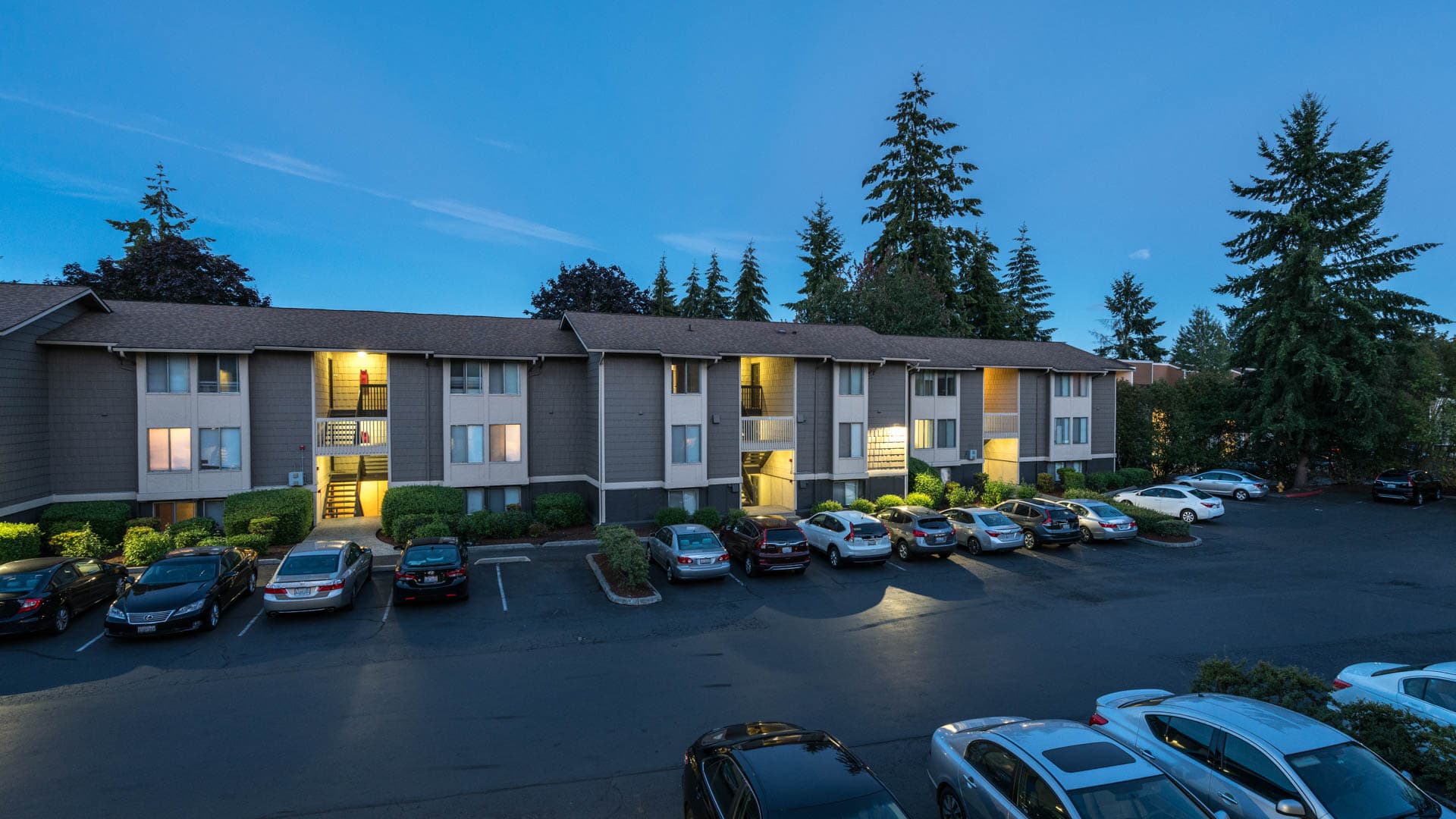 Redmond Court Apartments 2 of 35