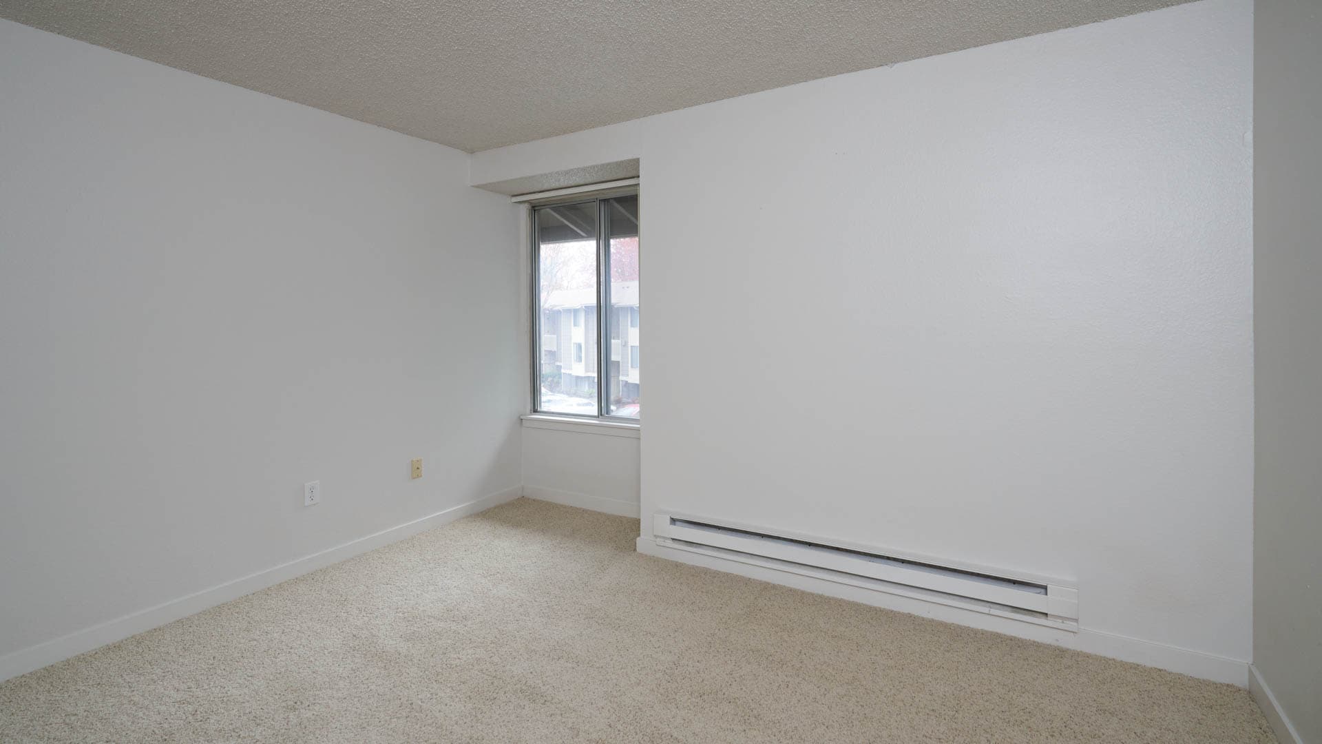 Redmond Court Apartments 6 of 22