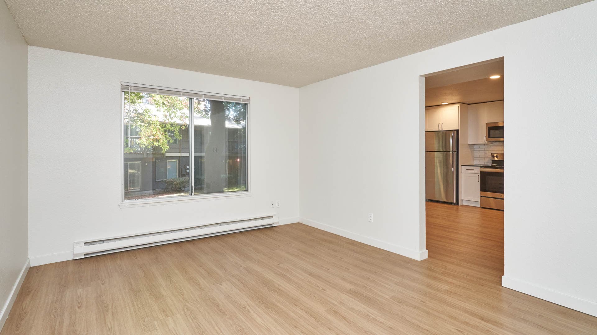 Redmond Court Apartments 5 of 7