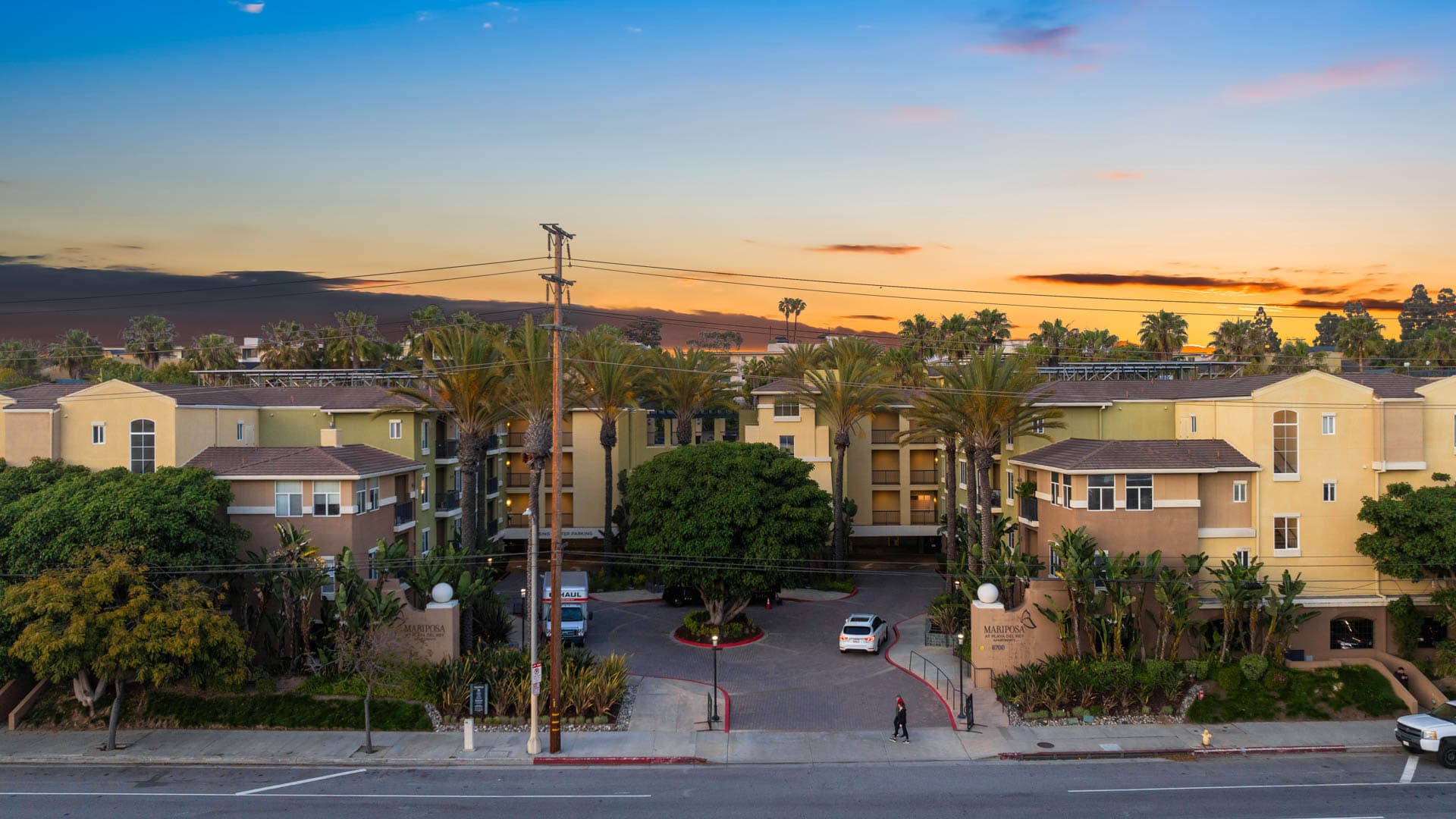 Mariposa at Playa del Rey Apartments 1 of 8