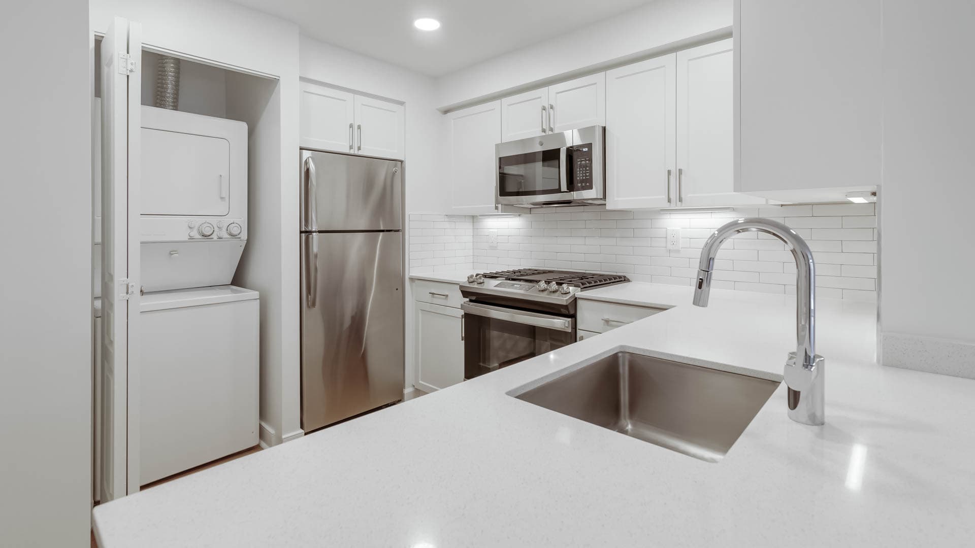 Park Connecticut Apartments 4 of 60