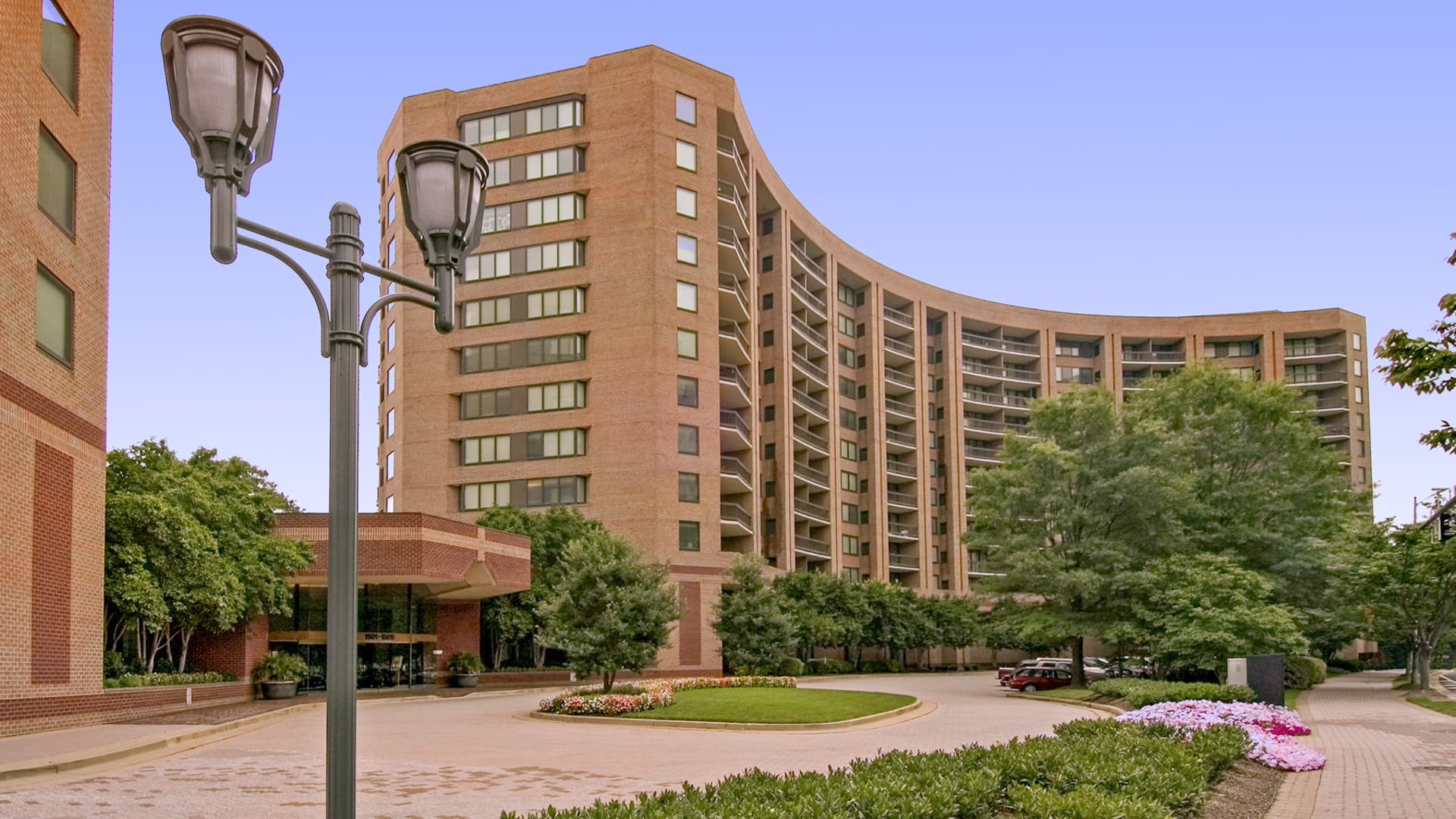 Water Park Towers Apartments 2 of 8