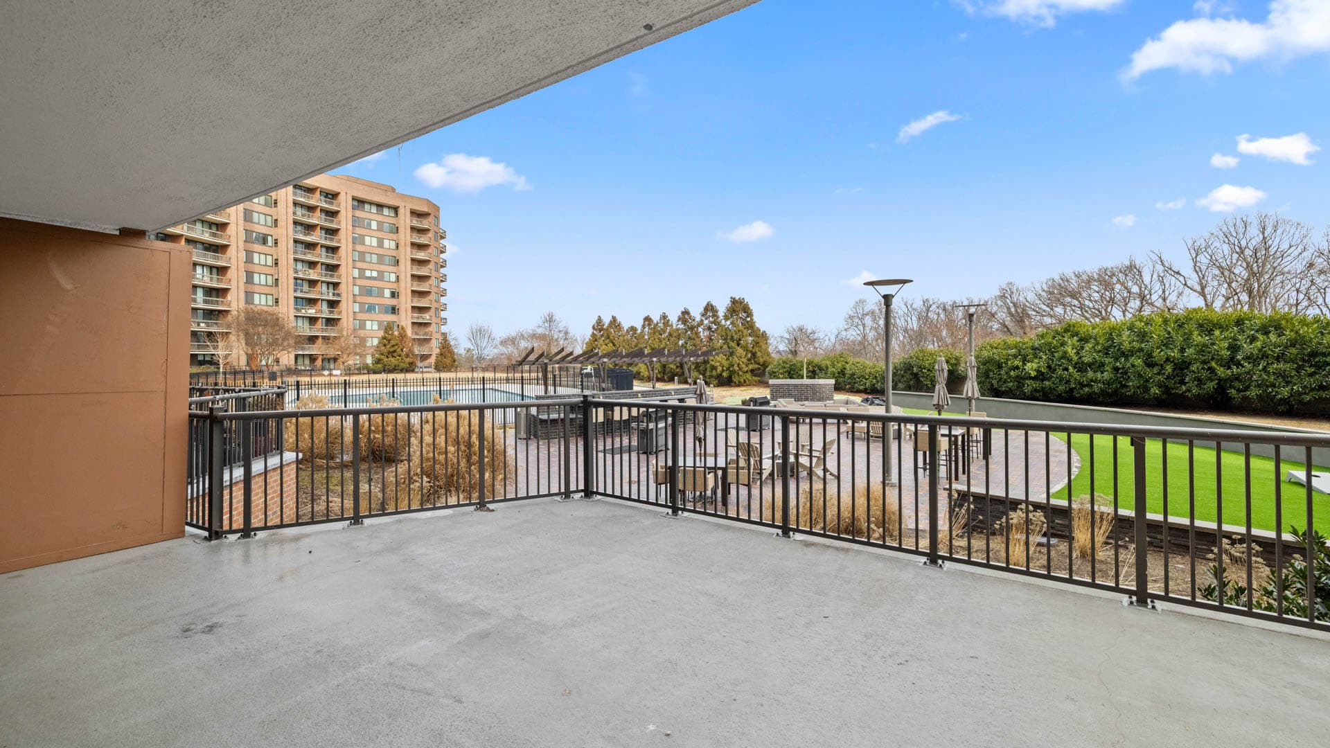 Water Park Towers Apartments 52 of 63
