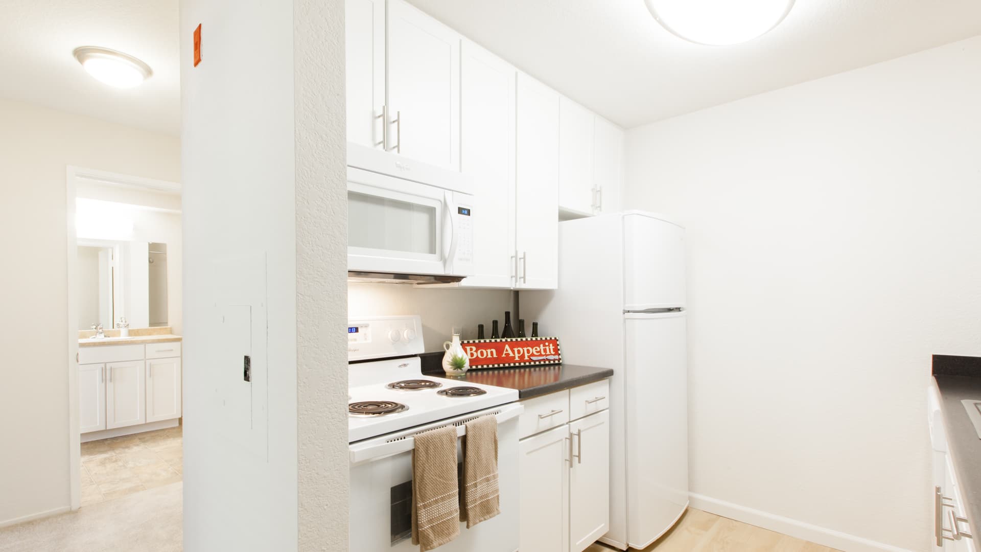Artistry Emeryville Apartments 3 of 5