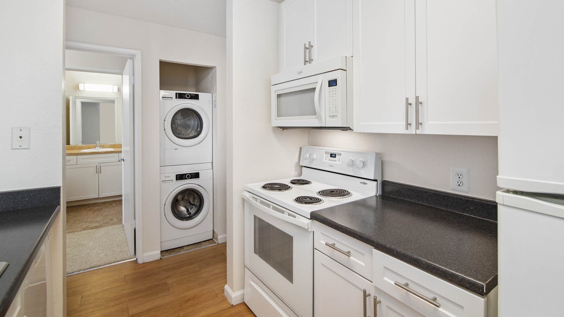 Artistry Emeryville Apartments 6 of 12