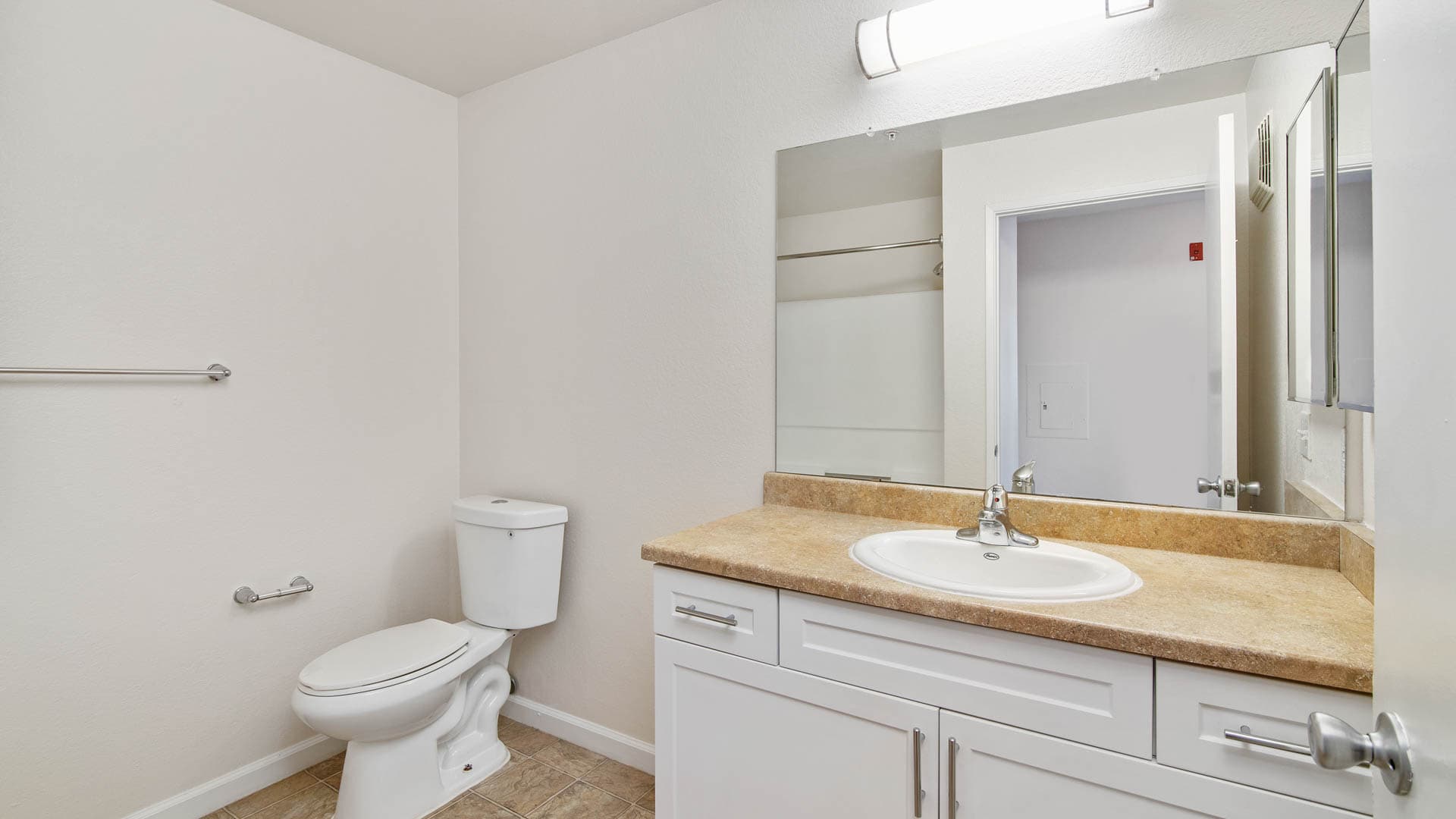 Artistry Emeryville Apartments 2 of 12