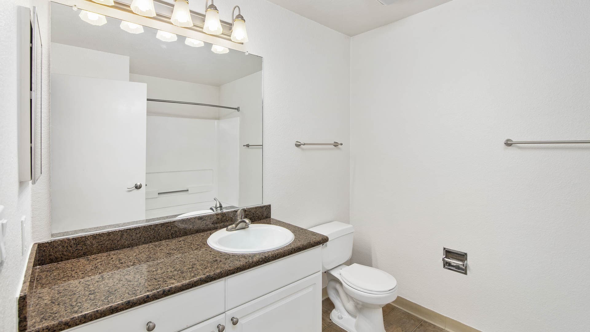 Artistry Emeryville Apartments 4 of 6