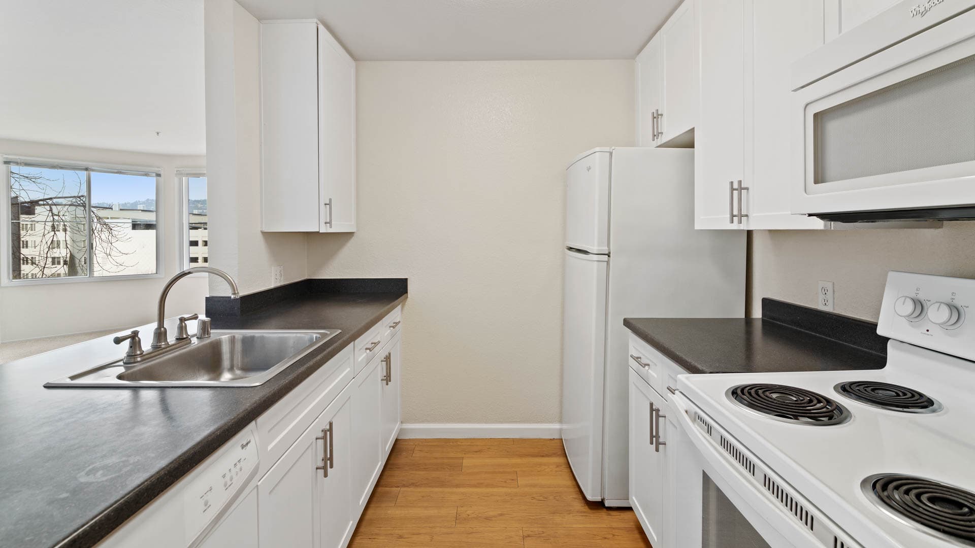 Artistry Emeryville Apartments 4 of 14