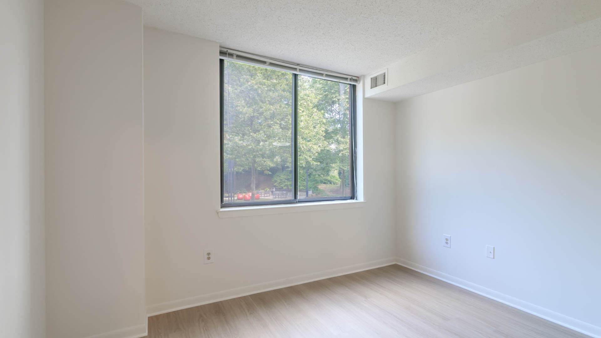 2501 Porter Apartments 3 of 8