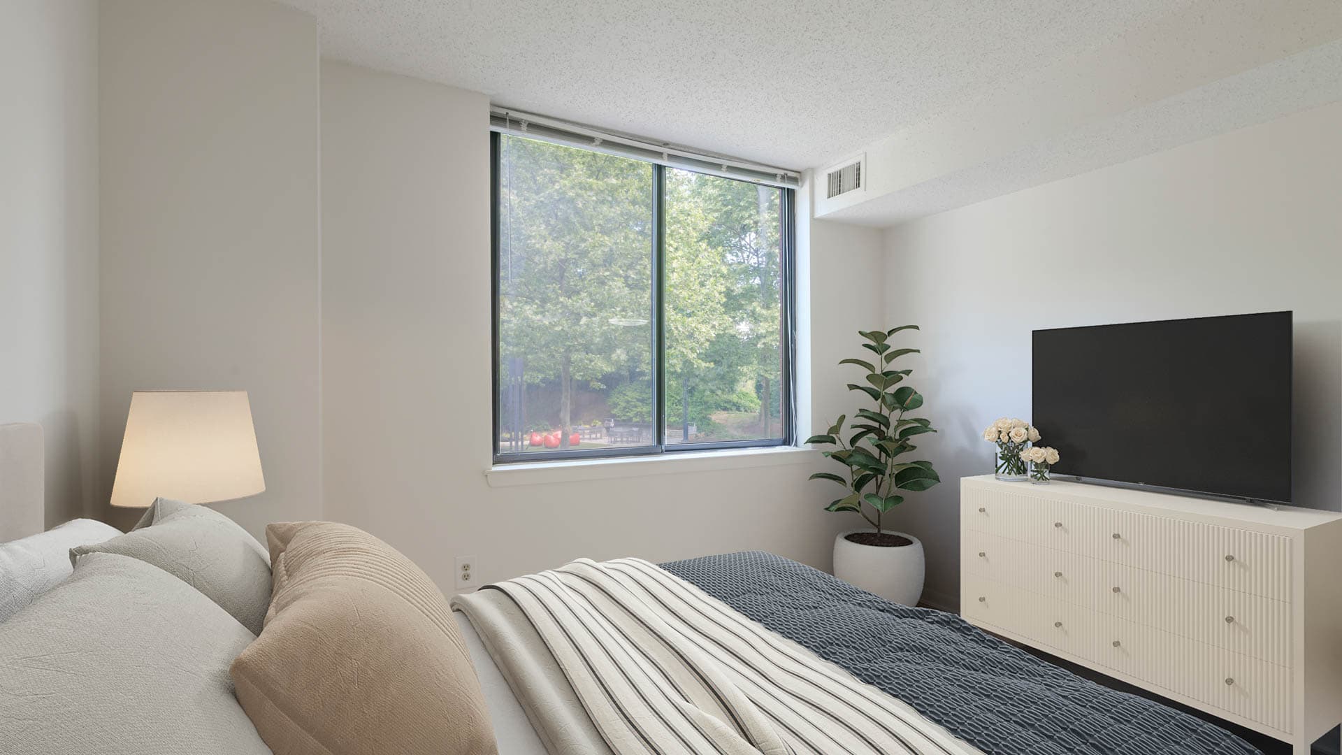 2501 Porter Apartments 7 of 8