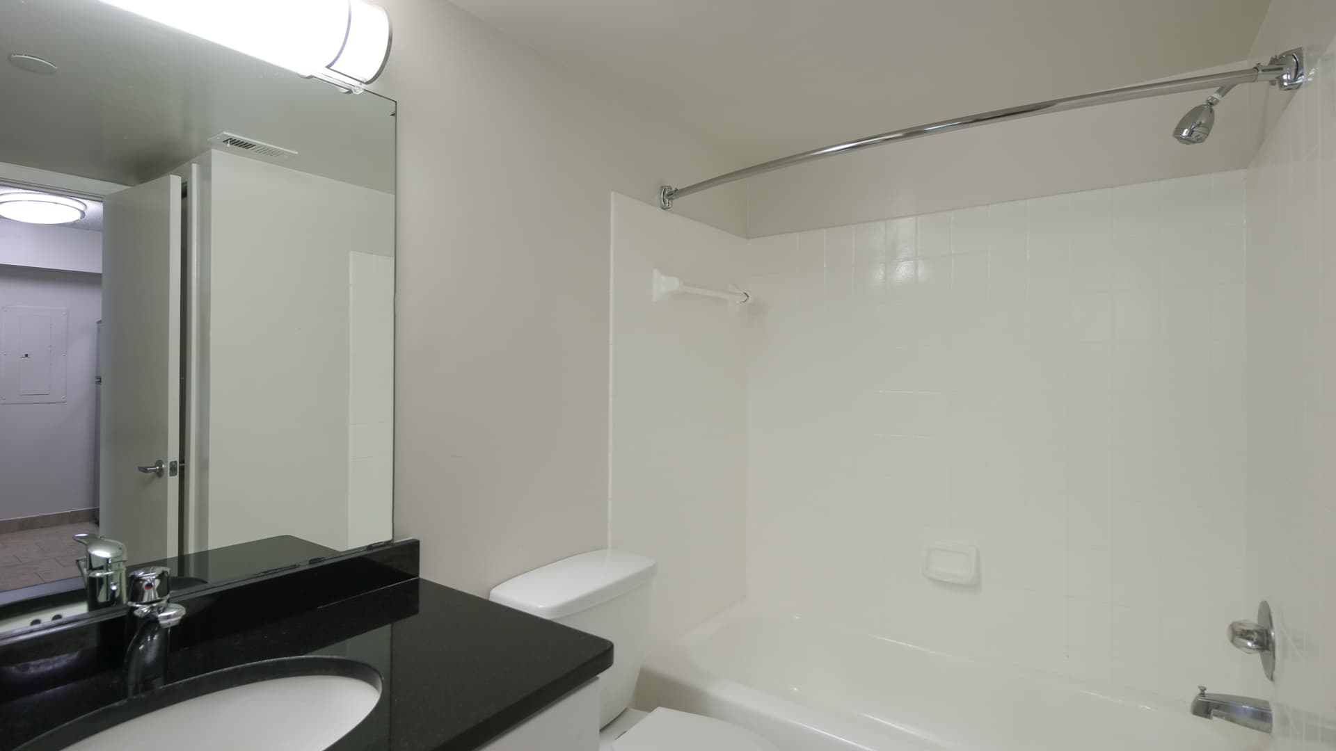 2501 Porter Apartments 5 of 14