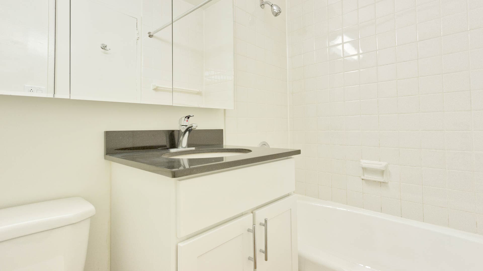 Murray Hill Tower Apartments 4 of 8