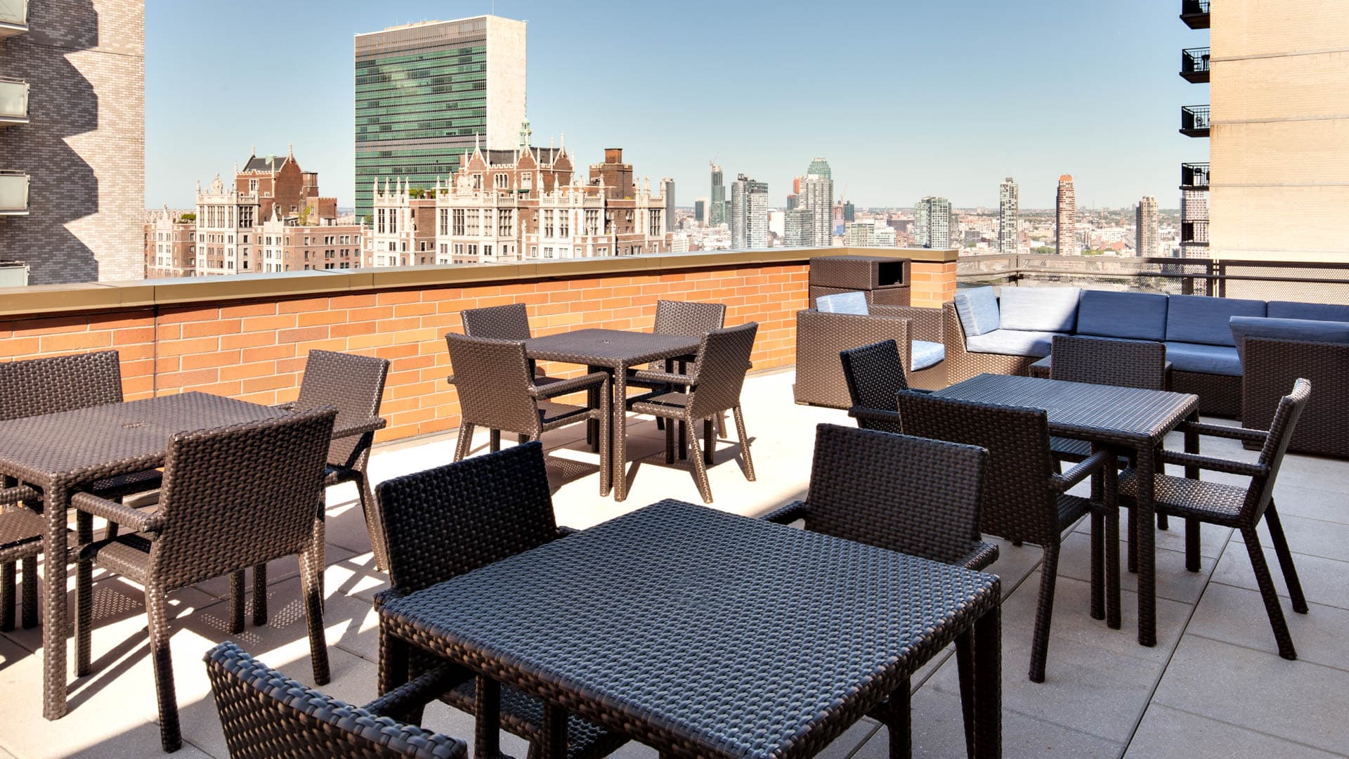 300 East 39th Apartments 38 of 44