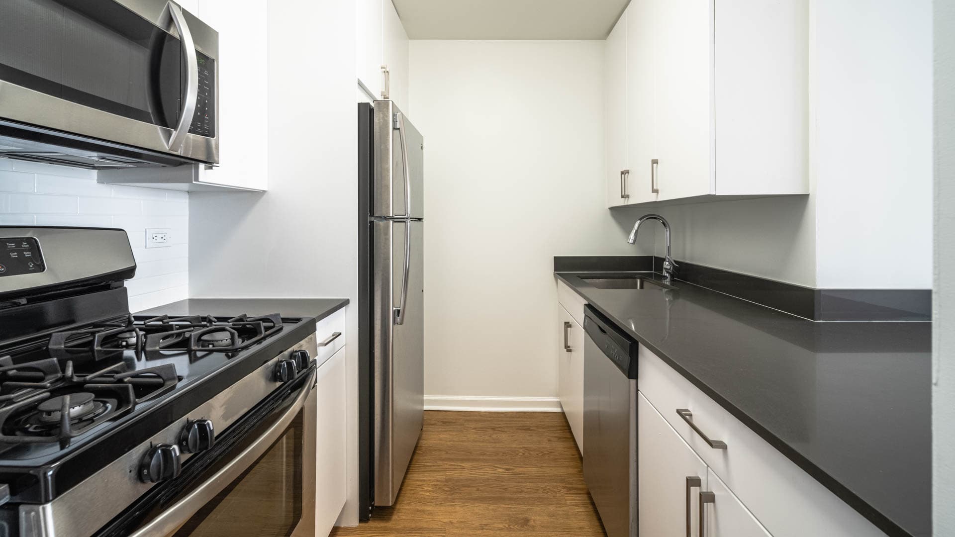 300 East 39th Apartments 3 of 6