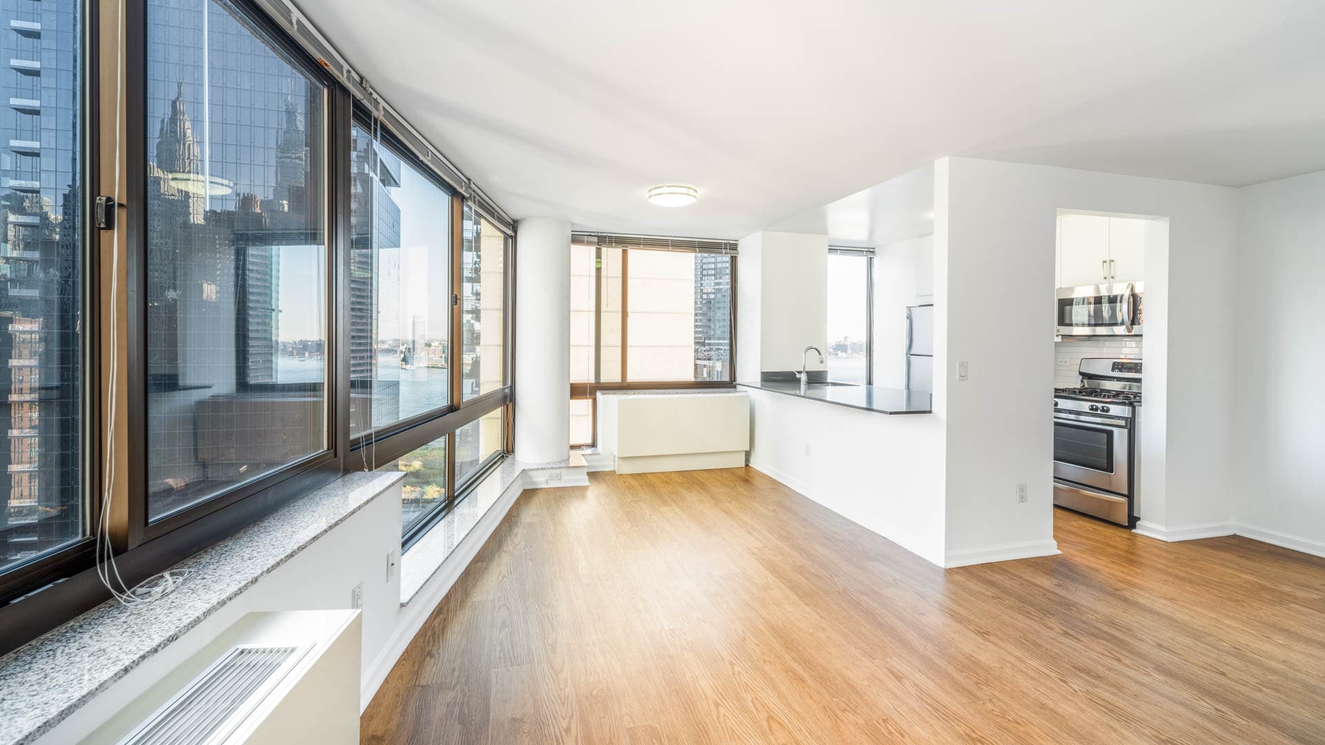 300 East 39th Apartments 5 of 12