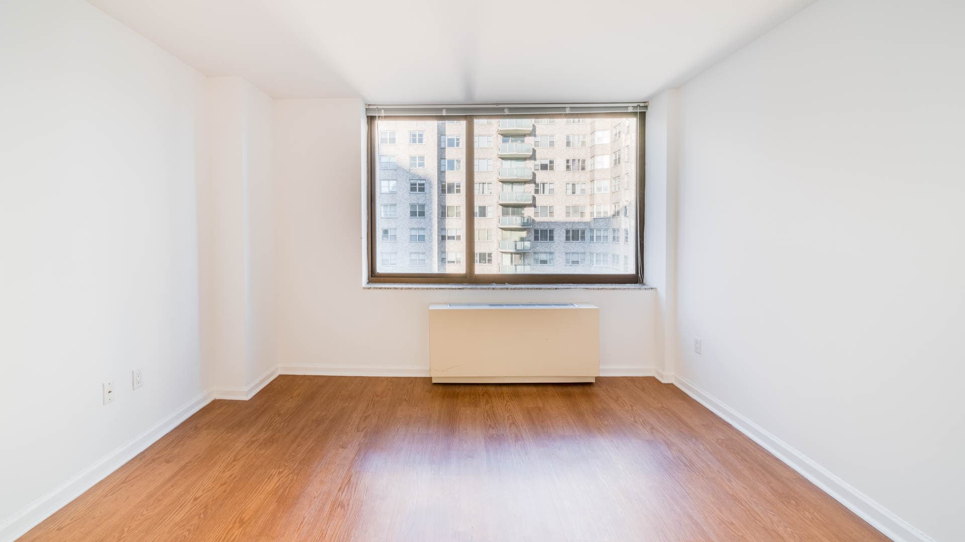300 East 39th Apartments 23 of 44