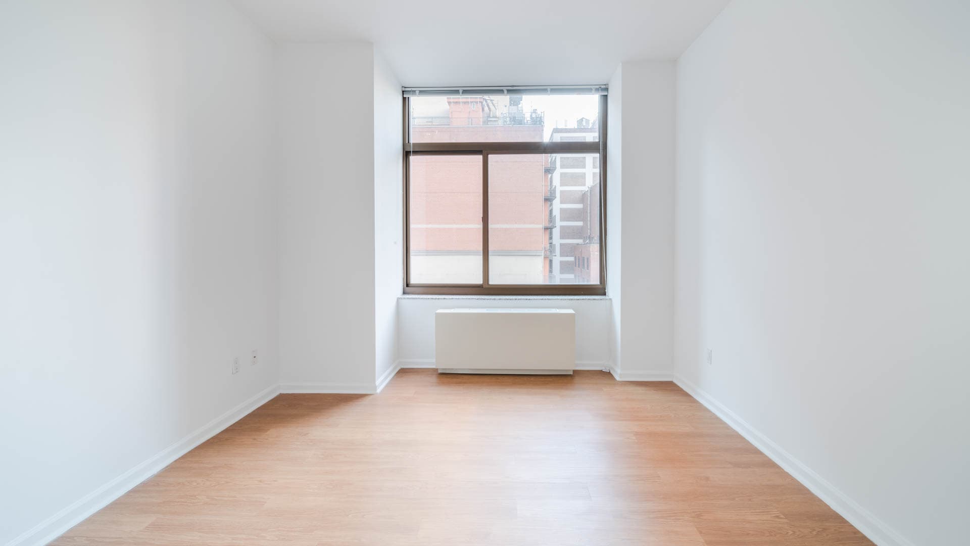 300 East 39th Apartments 2 of 6