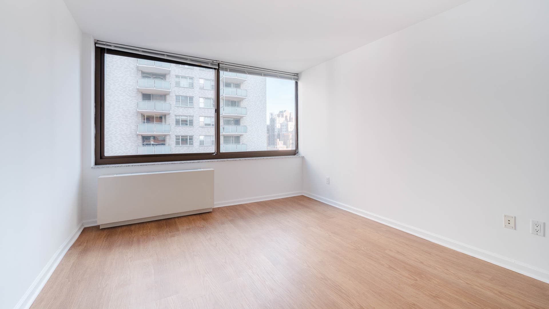 300 East 39th Apartments 2 of 8