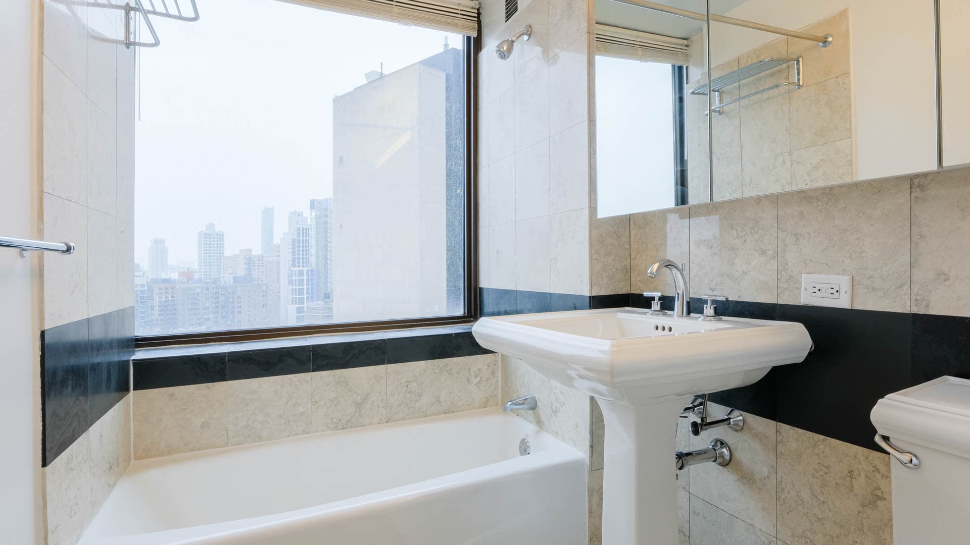 300 East 39th Apartments 1 of 8