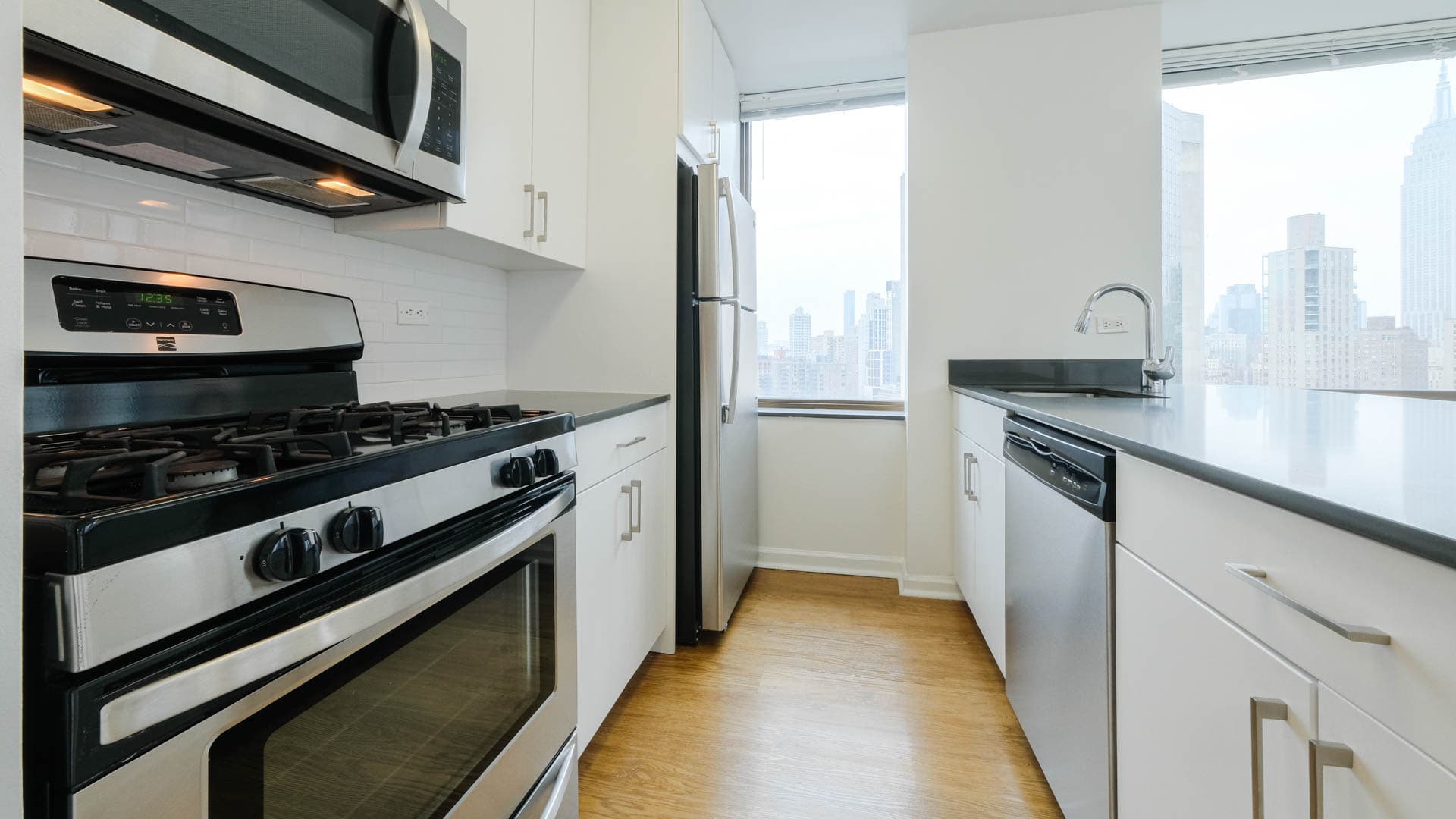 300 East 39th Apartments 6 of 44