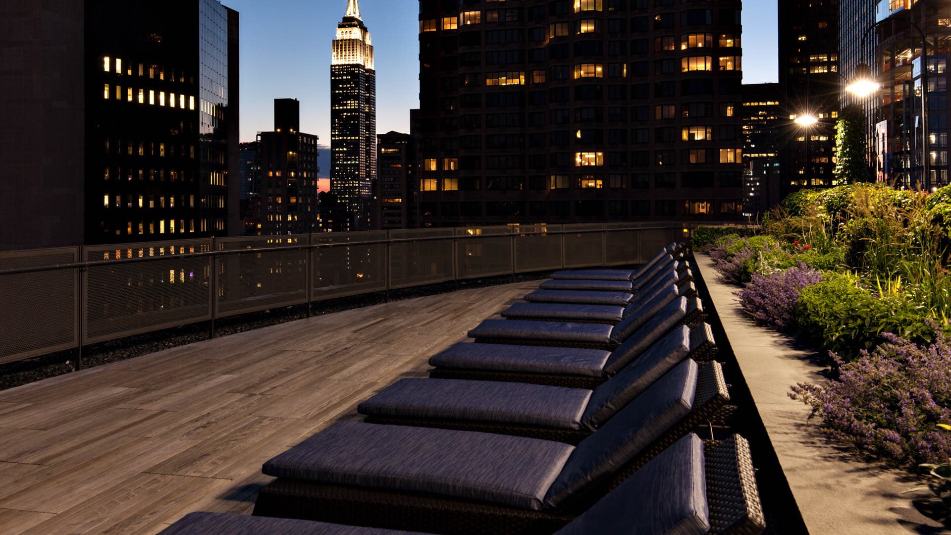 300 East 39th Apartments 40 of 44