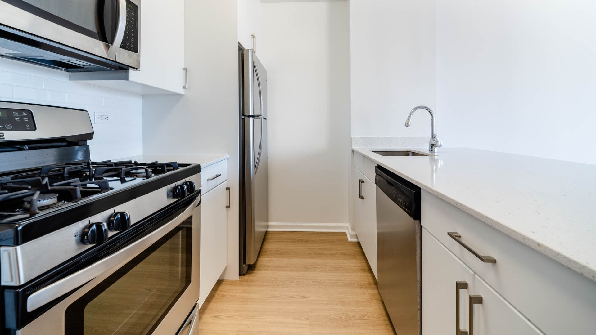 300 East 39th Apartments 3 of 6