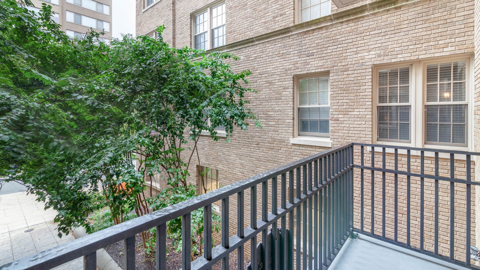 Alban Towers Apartments 17 of 42