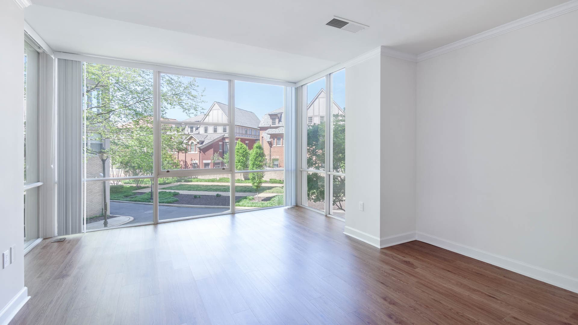 Alban Towers Apartments 15 of 42