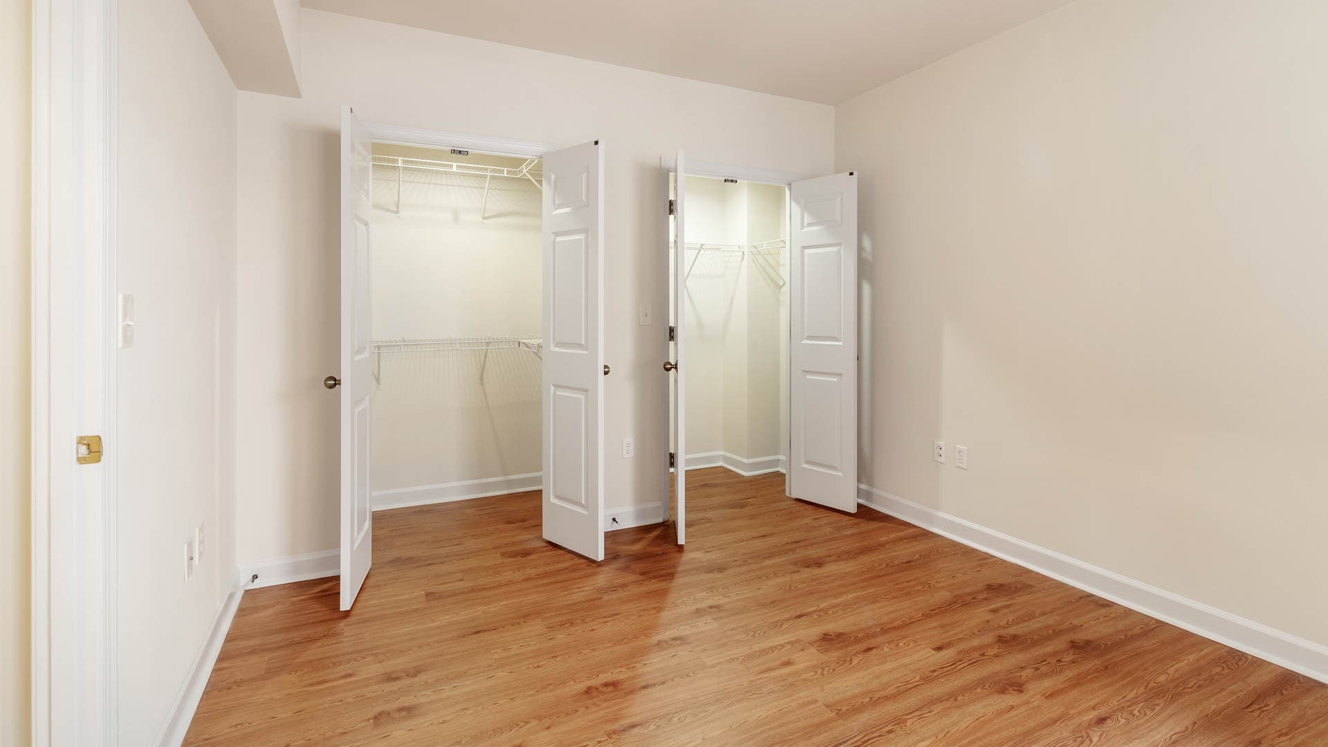 Alban Towers Apartments 3 of 8